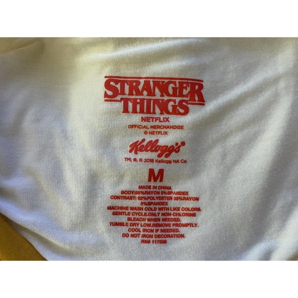 Stranger Things Raglan Top Eleven L’Eggo my Eggo Shirt Size M Unisex Netflix - Picture 4 of 4